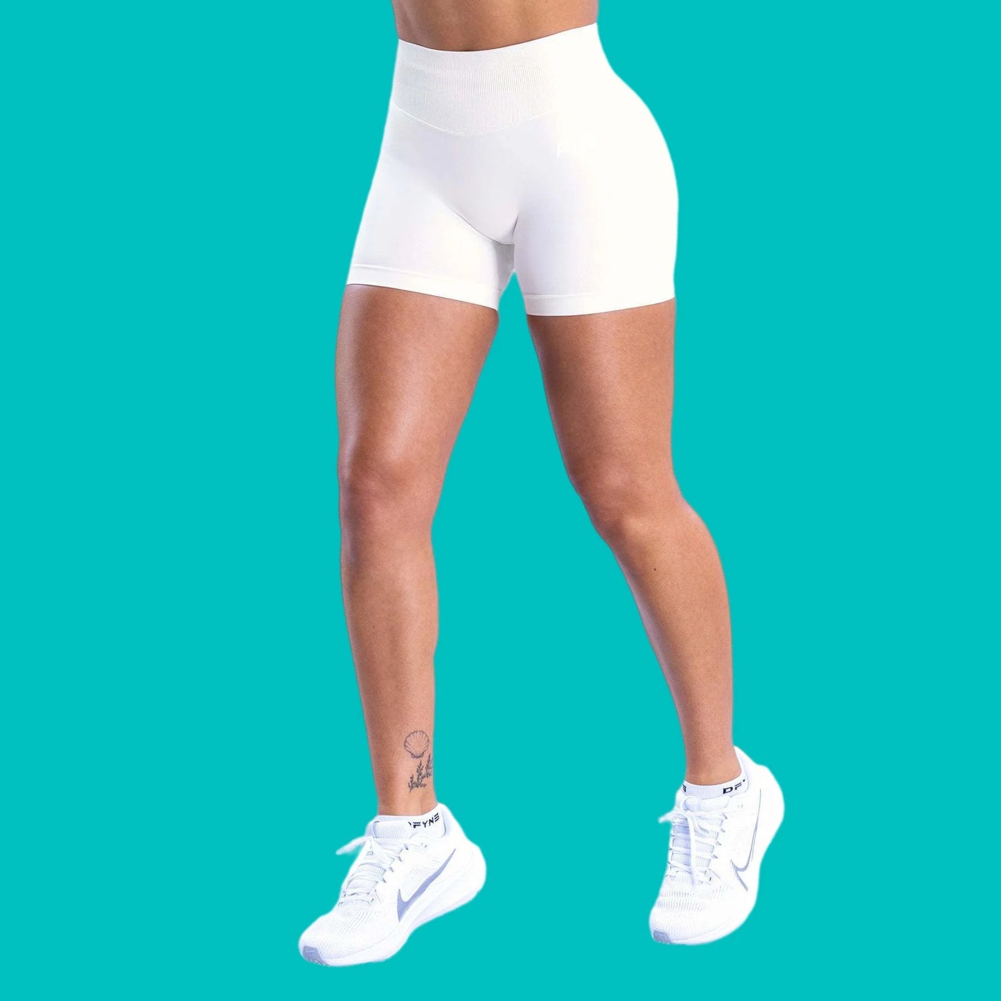 Women Seamless Halter Neck Yoga Set With High Waist Shorts