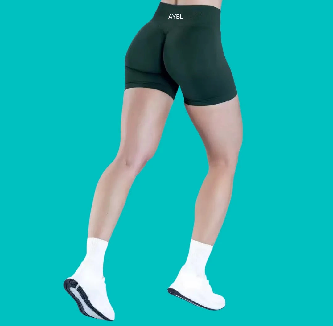 Women Seamless Halter Neck Yoga Set With High Waist Shorts